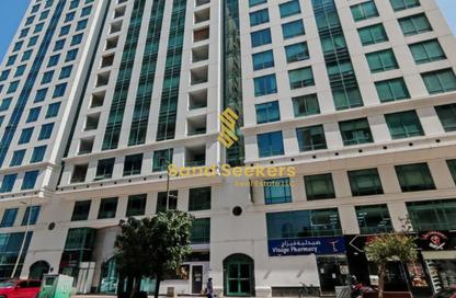 Apartment - 4 Bedrooms - 5 Bathrooms for rent in Corniche Road - Abu Dhabi