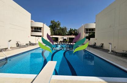 Villa - 4 - 5 for rent in Jumeirah 1 Villas - Jumeirah 1 - Jumeirah - Dubai
