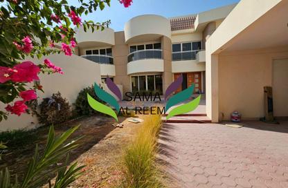 Villa - 4 - 5 for rent in Jumeirah 1 Villas - Jumeirah 1 - Jumeirah - Dubai Villa - 4 - 5 for rent in Jumeirah 1 Villas - Jumeirah 1 - Jumeirah - Dubai