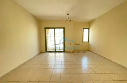 شقة - 1 حمام للايجار في L03 - طراز يوناني - المدينة العالمية - دبي