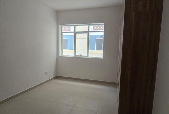 122001589 - Property Image 3