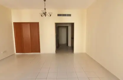 Apartment - 1 Bathroom for rent in Building P03 - France Cluster - International City - Dubai