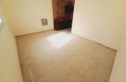 شقة - 1 حمام للايجار في طريق فاير ستاشن - مويلح - الشارقة