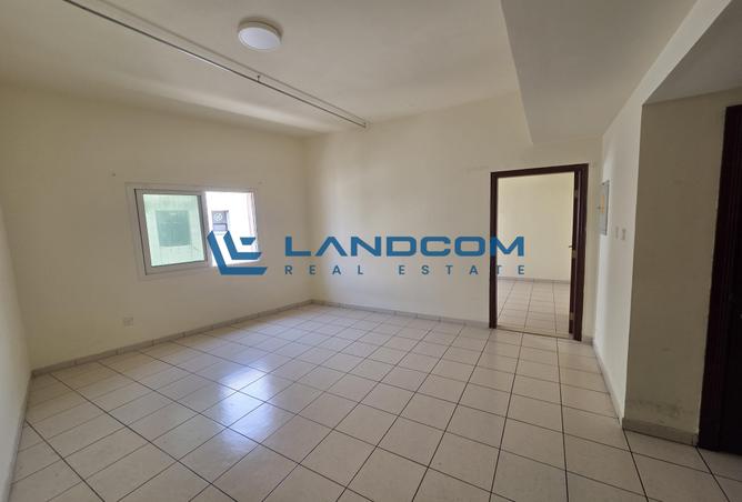 Spacious 1 Bedroom Apartment | Prime Location| Near Salah Al Din Metro photo 3