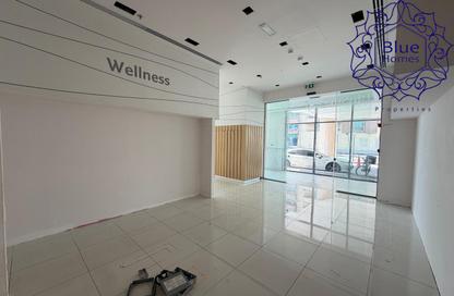 Shop - Studio for rent in Al Nasr Central Building - Oud Metha - Bur Dubai - Dubai