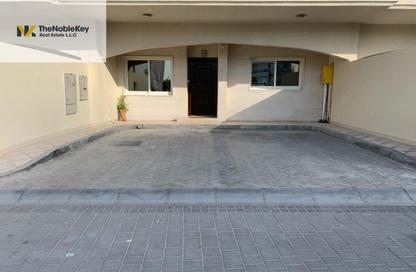 Villa - 4 - 4 for rent in Al Barsha South - Al Barsha - Dubai