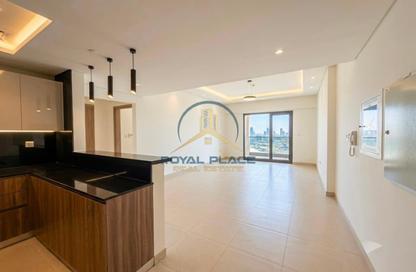 Apartment - 2 Bedrooms - 3 Bathrooms for rent in Bin Suloom Building - Al Jaddaf - Dubai