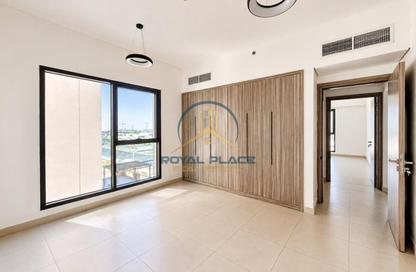 Apartment - 2 Bedrooms - 3 Bathrooms for rent in Bin Suloom Building - Al Jaddaf - Dubai
