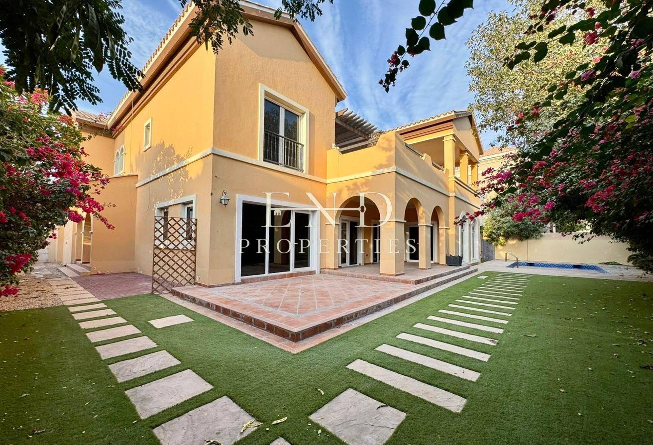 Valencia Type | Private Pool | Available Now photo 14