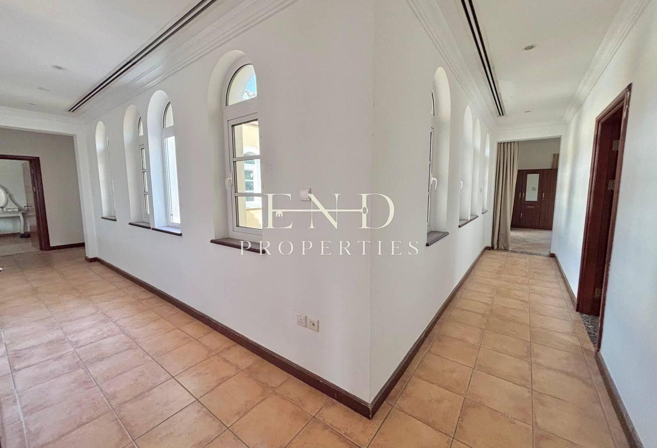 Valencia Type | Private Pool | Available Now photo 6