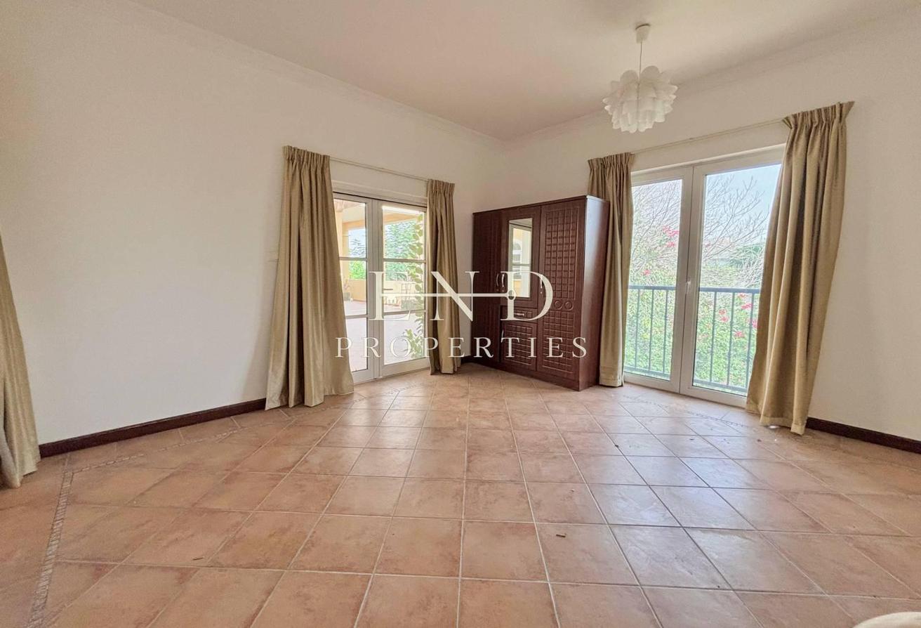Valencia Type | Private Pool | Available Now photo 10