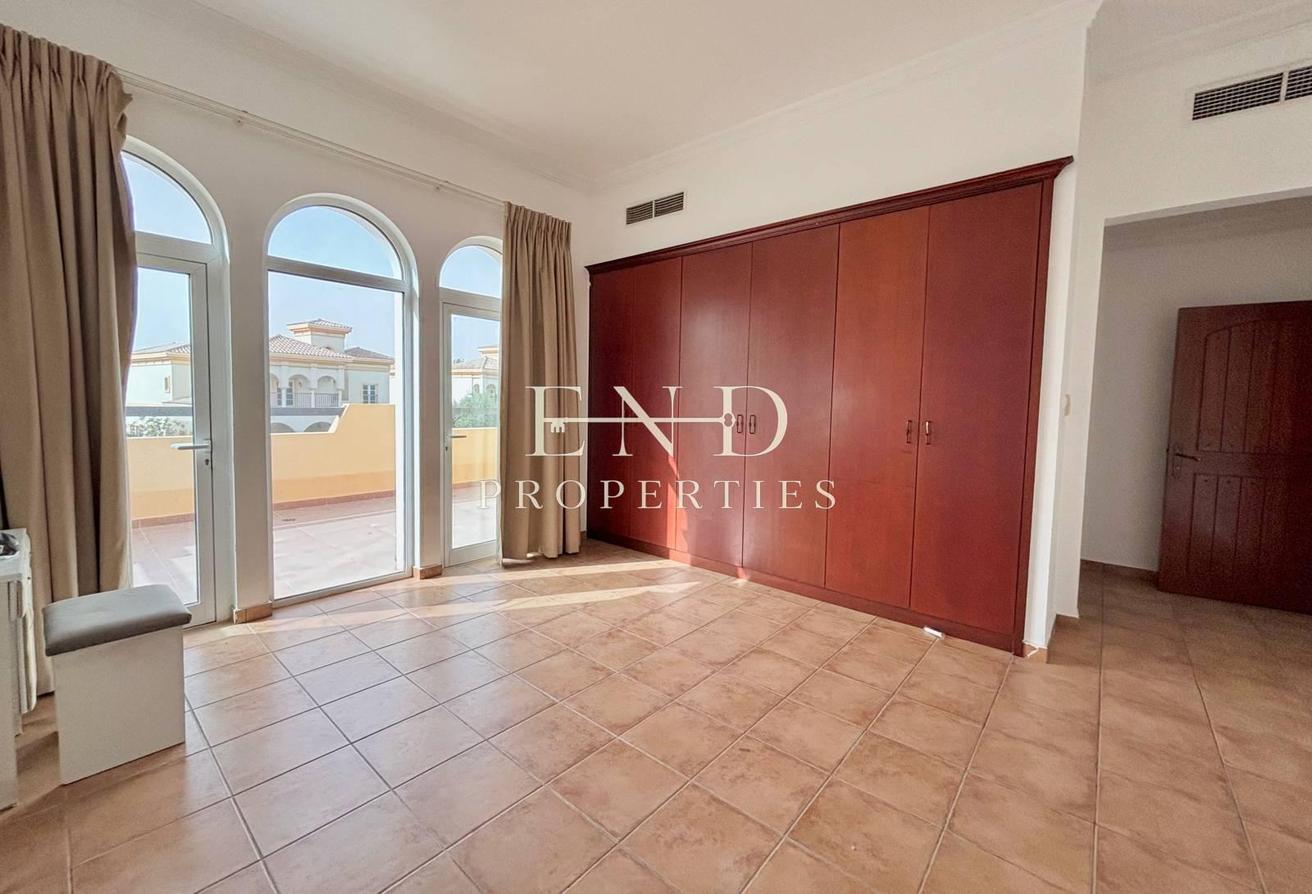 Valencia Type | Private Pool | Available Now photo 9