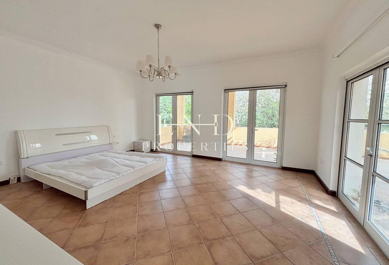 Valencia Type | Private Pool | Available Now photo 8