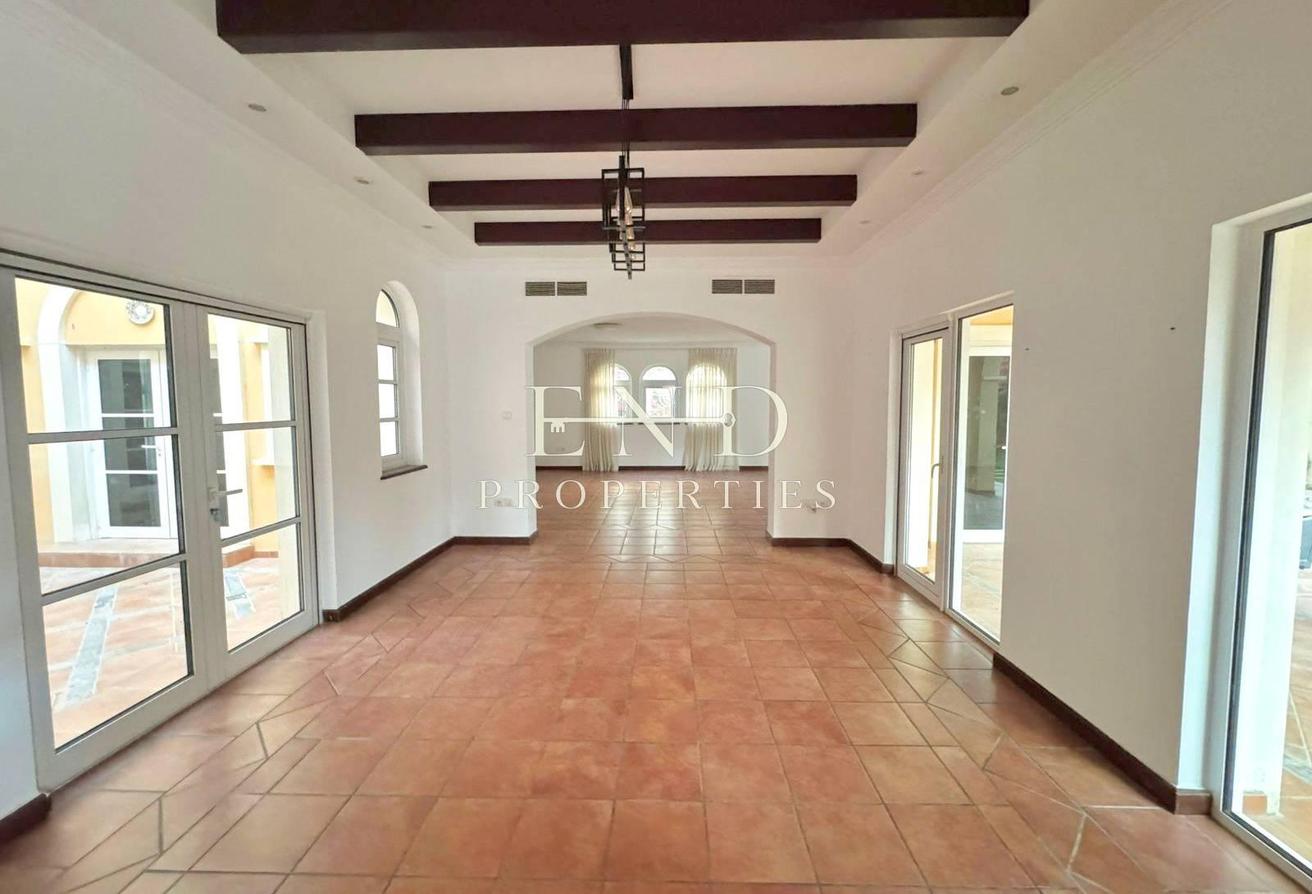 Valencia Type | Private Pool | Available Now photo 3