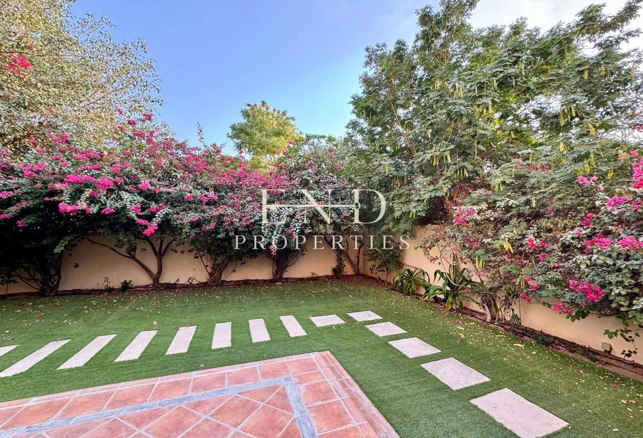Valencia Type | Private Pool | Available Now photo 15