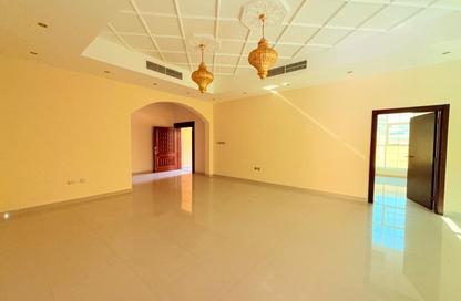 Villa - 4 - 4 for rent in Al Khezamia - Halwan - Sharjah