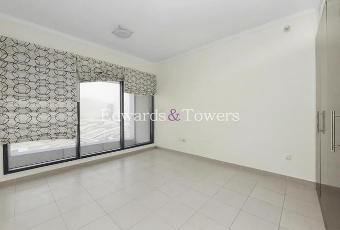 1 BR | Vacant | Unfurnished | Duplex| Great Views photo 3