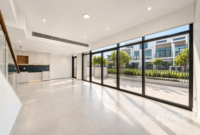 152813960 - Property Image 2