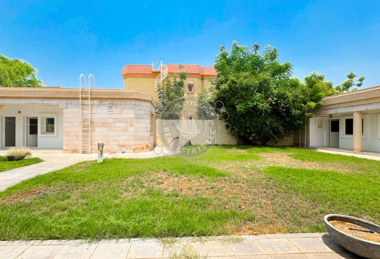 Exclusive Luxury 4-Bedroom Villa with Private Pool photo 10