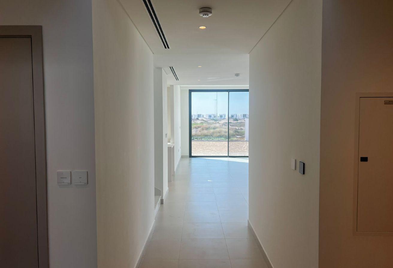 Grand Single-Row Villa on Huge Plot | Fairways photo 5