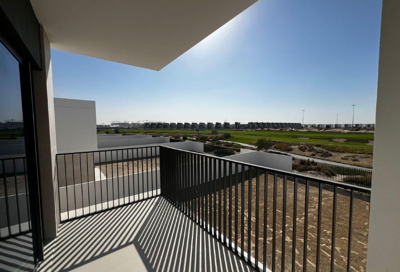 Grand Single-Row Villa on Huge Plot | Fairways photo 24