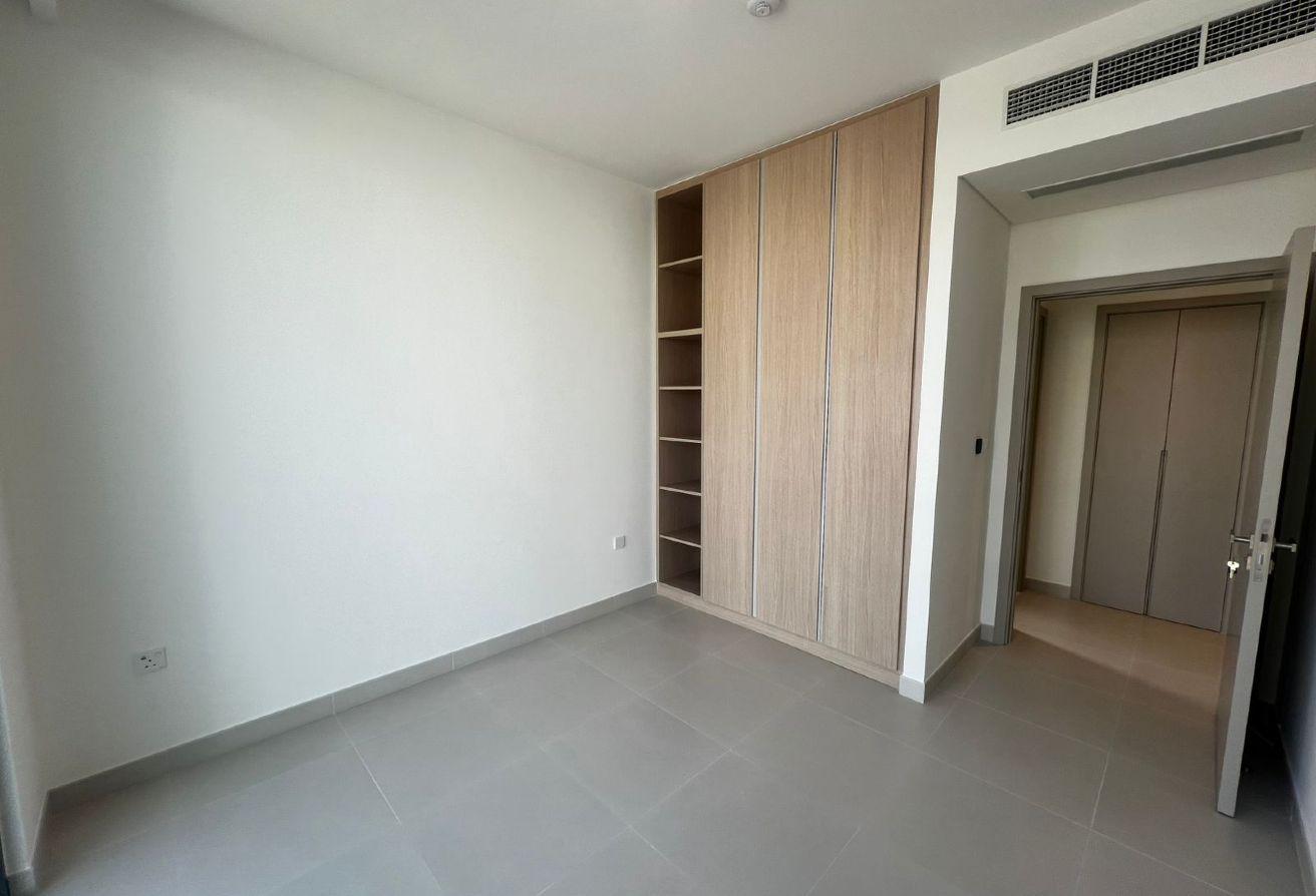Grand Single-Row Villa on Huge Plot | Fairways photo 6