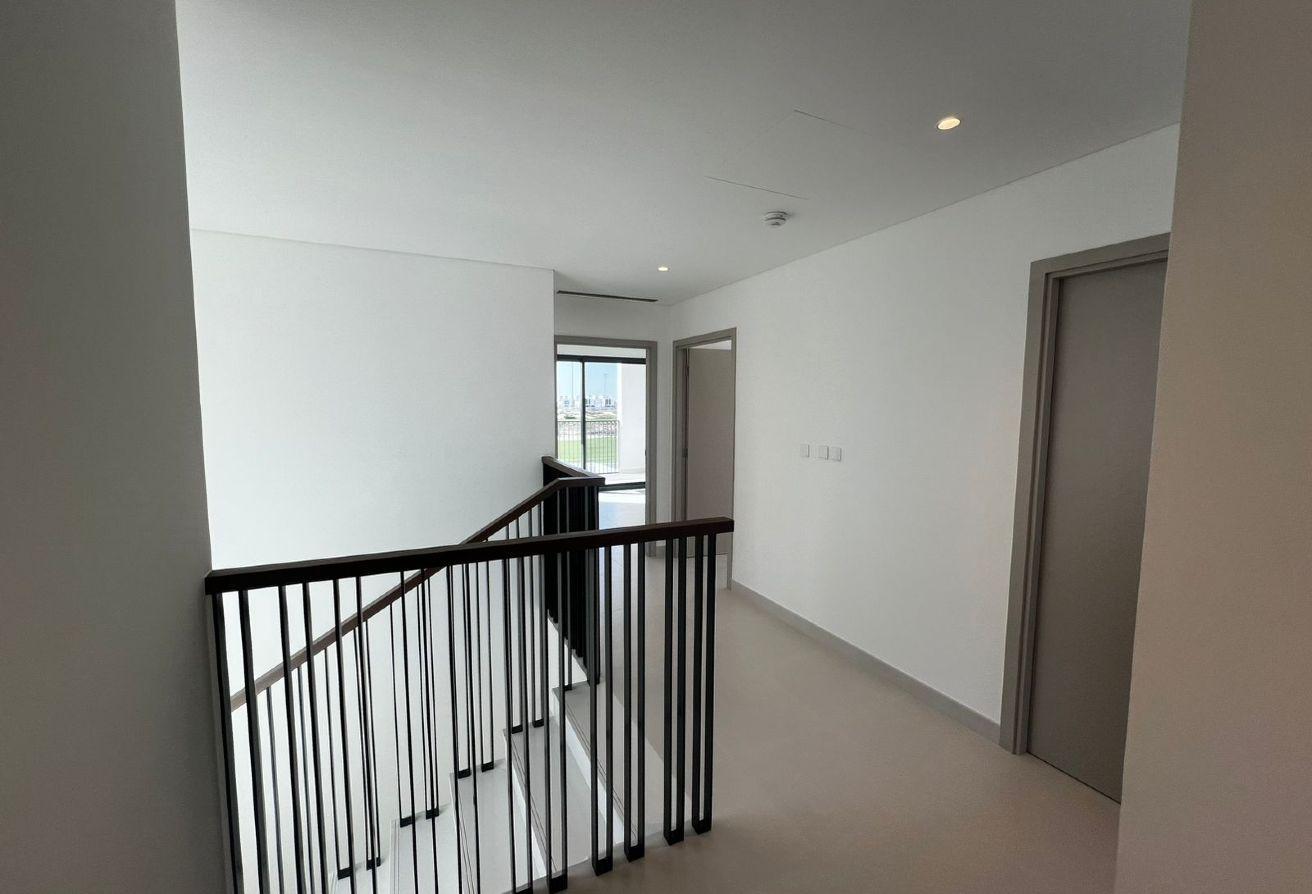 Grand Single-Row Villa on Huge Plot | Fairways photo 12