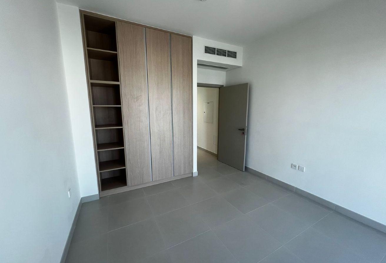 Grand Single-Row Villa on Huge Plot | Fairways photo 8