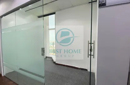 مكتب - استوديو - 4 حمامات للايجار في برج كورنيش فيو - شارع الكورنيش - أبوظبي