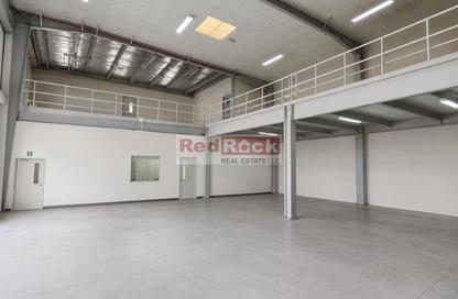 Warehouse - Studio - 3 Bathrooms for rent in Al Quoz Industrial Area 4 - Al Quoz Industrial Area - Al Quoz - Dubai