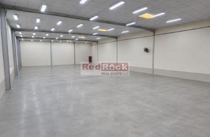 Warehouse - Studio - 3 Bathrooms for rent in Al Quoz Industrial Area 4 - Al Quoz Industrial Area - Al Quoz - Dubai Warehouse - Studio - 3 Bathrooms for rent in Al Quoz Industrial Area 4 - Al Quoz Industrial Area - Al Quoz - Dubai