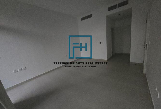 73122914 - Property Image 3