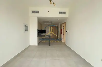 شقة - غرفة نوم - 2 حمامات للايجار في بن غاطي روز - منطقة 15 - قرية جميرا الدائرية - دبي