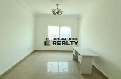 Apartment - 1 Bedroom - 2 Bathrooms for rent in Hend Tower - Al Taawun Street - Al Taawun - Sharjah