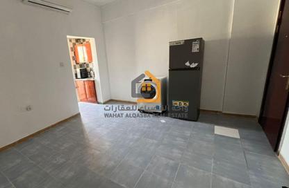 Apartment - Studio - 1 Bathroom for rent in Sohool Building - Al Butina - Sharjah