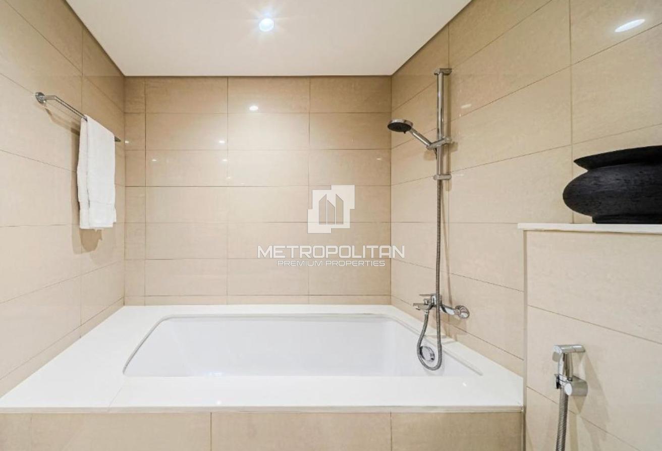 Burj Khalifa View | Fully Furnished | Middle Floor photo 17