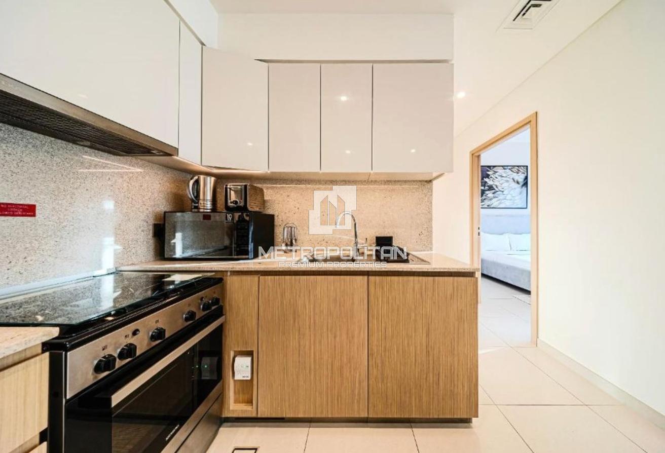 Burj Khalifa View | Fully Furnished | Middle Floor photo 8