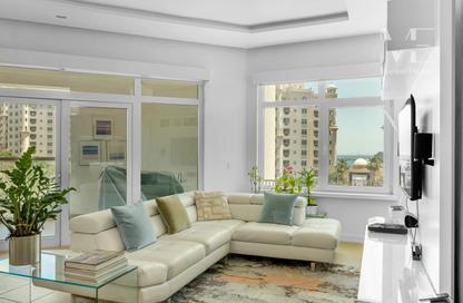 Apartment - 3 Bedrooms - 4 Bathrooms for sale in Jash Hamad - Shoreline Apartments - Palm Jumeirah - Dubai