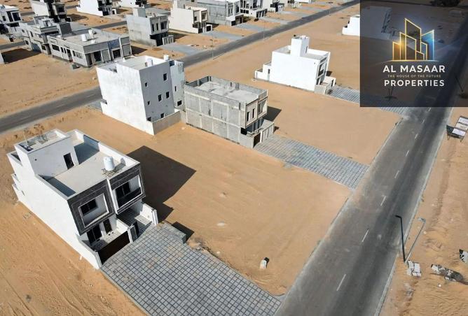 للبيع أرضي سكنية بموقع متميز في منطقة الزاهيه في ع
