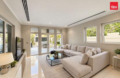 Villa - 3 - 4 for sale in District 8 - Jumeirah Park - Dubai
