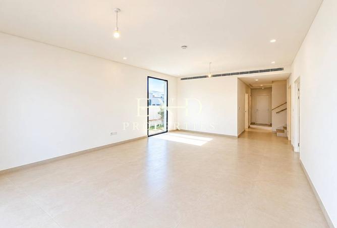 4-bed townhouse in Jebel Ali Village Townhouses · Vacant · Corner unit — photo 4