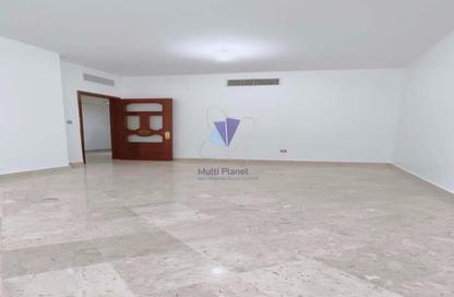 Apartment - 2 - 2 for rent in Hamdan Street - Abu Dhabi