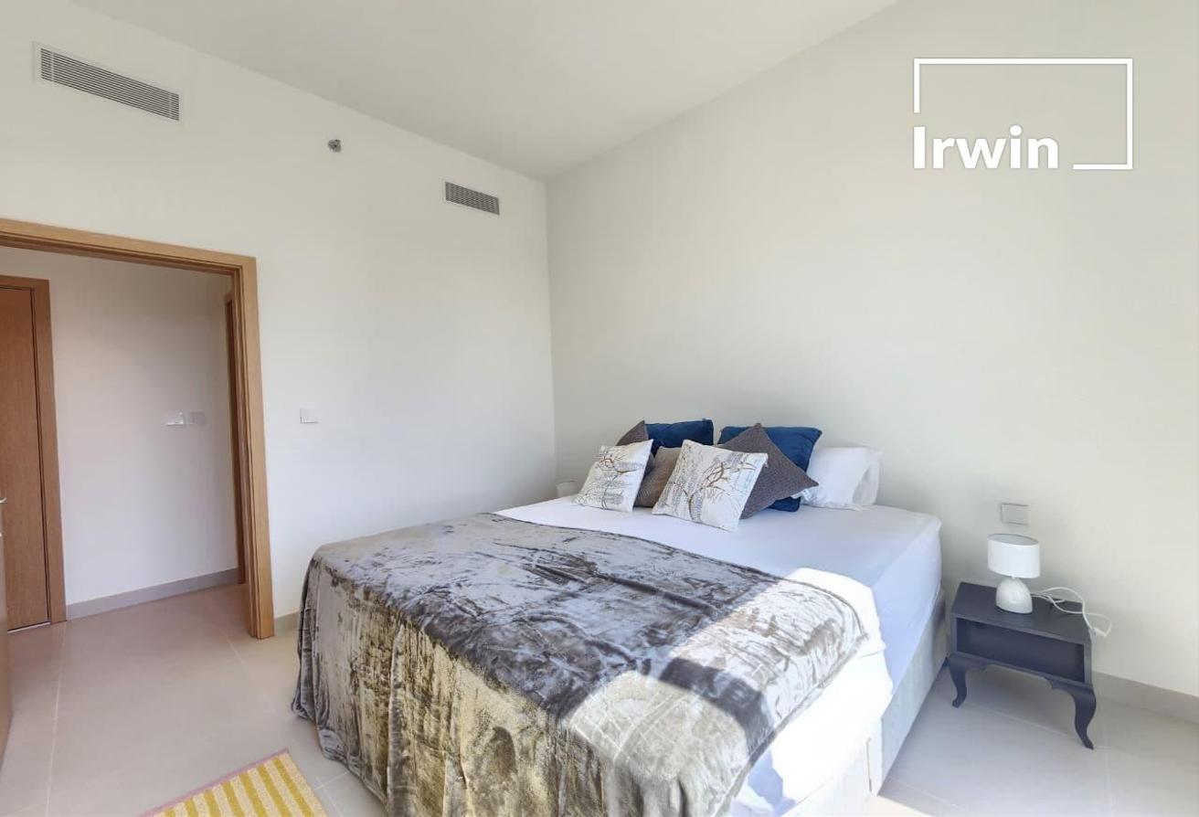 Vacant Now | High Floor | Fully Furnished photo 9