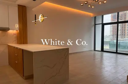 شقة - غرفة نوم - 1 حمام للايجار في ذا ايست كريست - ديستريكت 17 - قرية جميرا الدائرية - دبي