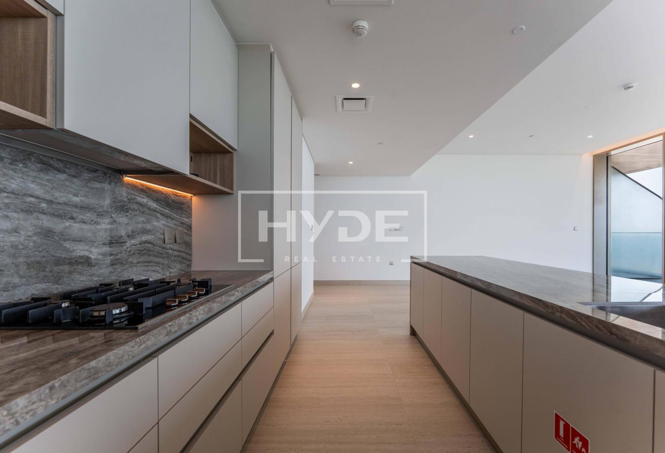 Ultra Luxury Corner Apartment | Sea View photo 4