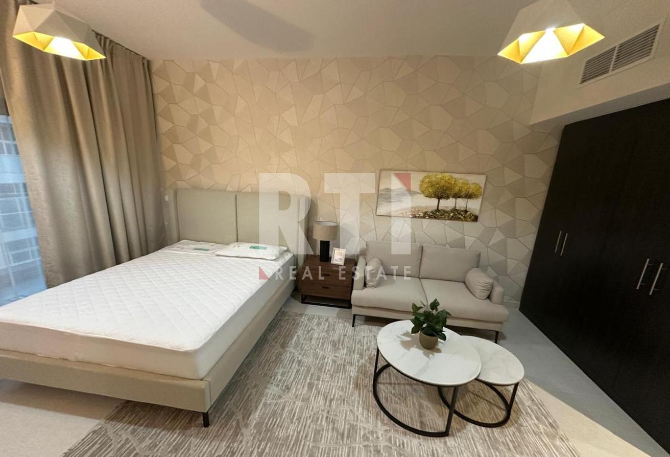 FULLY UPGRADED |NEWLY FURNISHED | SPACIOUS photo 4