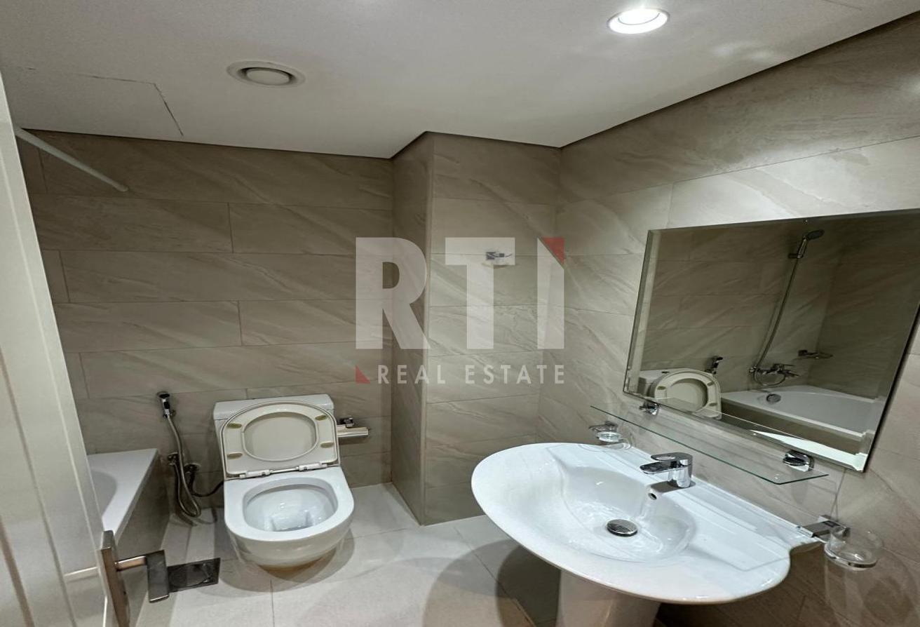FULLY UPGRADED |NEWLY FURNISHED | SPACIOUS photo 12