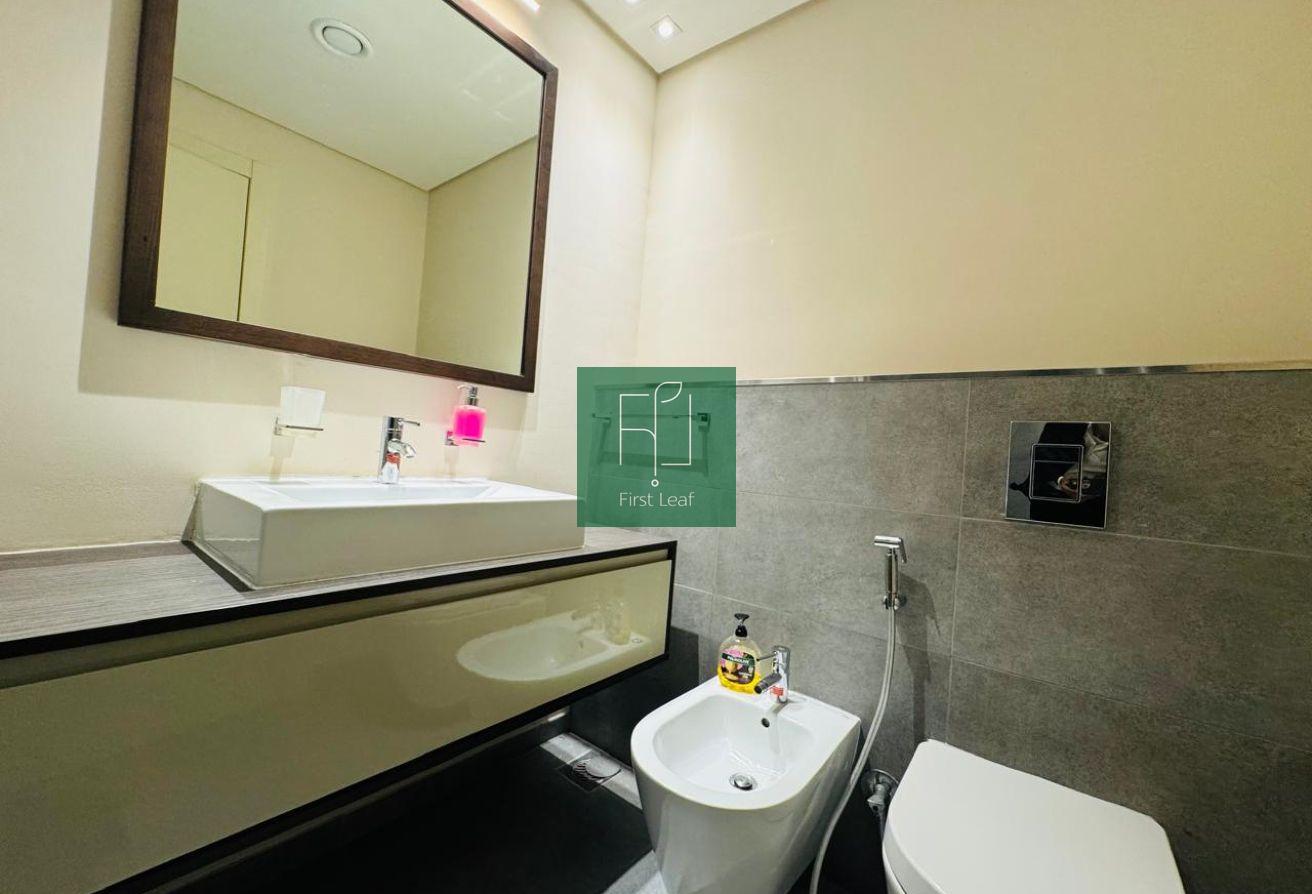 FULLY FURNISHED | WELL MAINTAINED | PARK VIEW photo 9