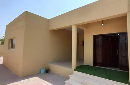 Villa - 3 Bedrooms - 4 Bathrooms for sale in Khuzam - Ras Al Khaimah