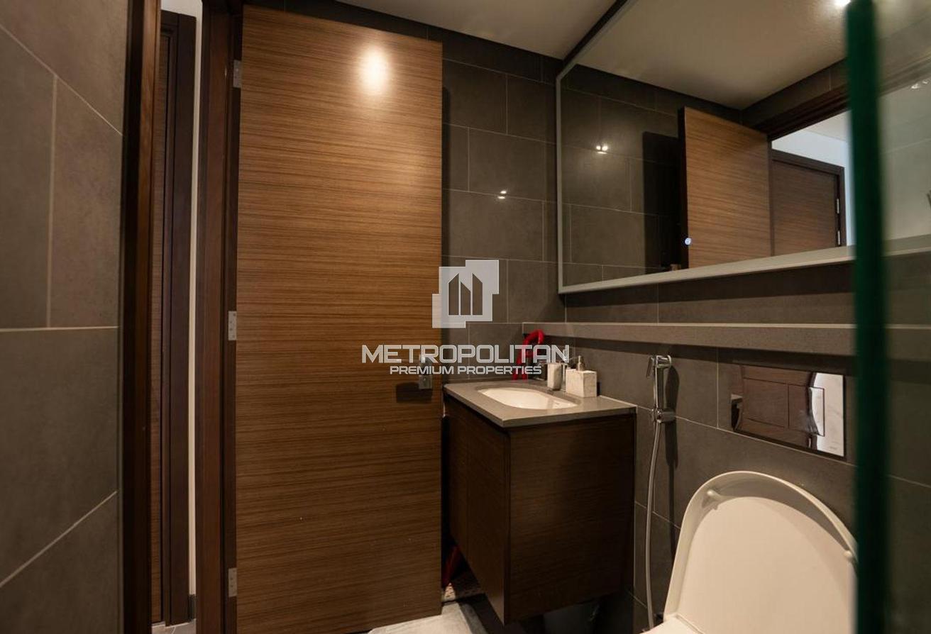 Stylish and Modern | Prime Location | Furnished photo 10